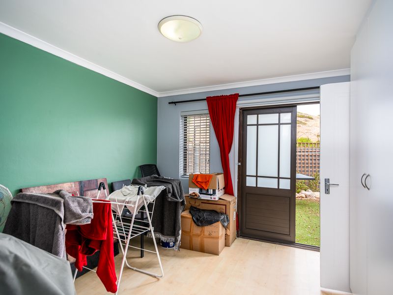 3 BEDROOM TRIPPLE STOREY WITH A PRIVATE GARDEN - Photo 6