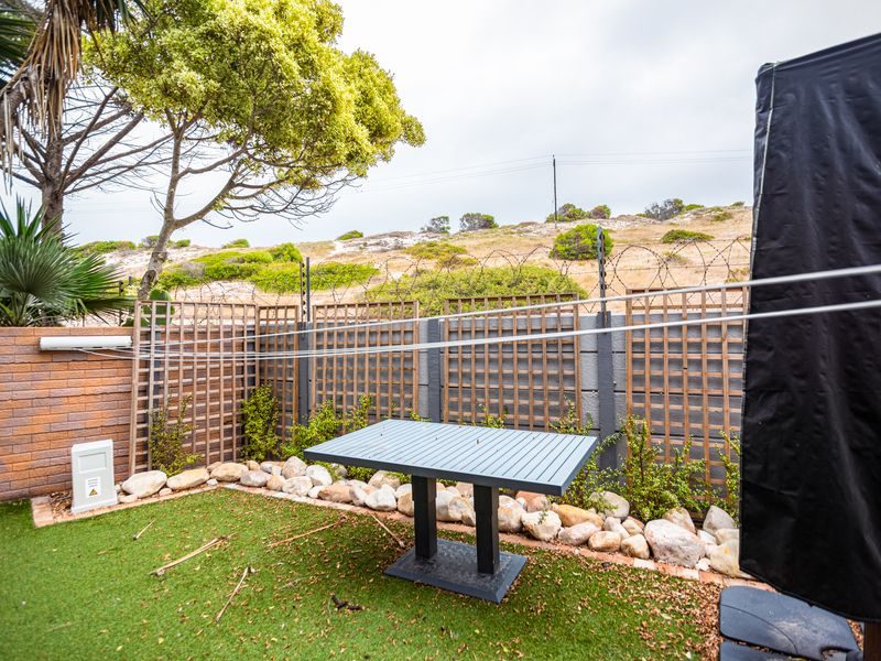 3 BEDROOM TRIPPLE STOREY WITH A PRIVATE GARDEN - Photo 9