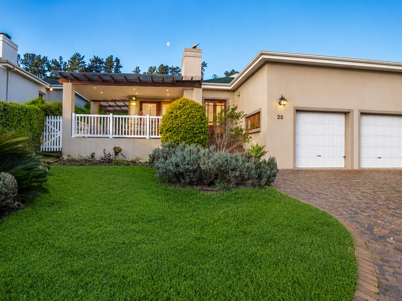 3 Bedroom Home To Rent in Rosecombe Estate, Somerset West - Photo 1