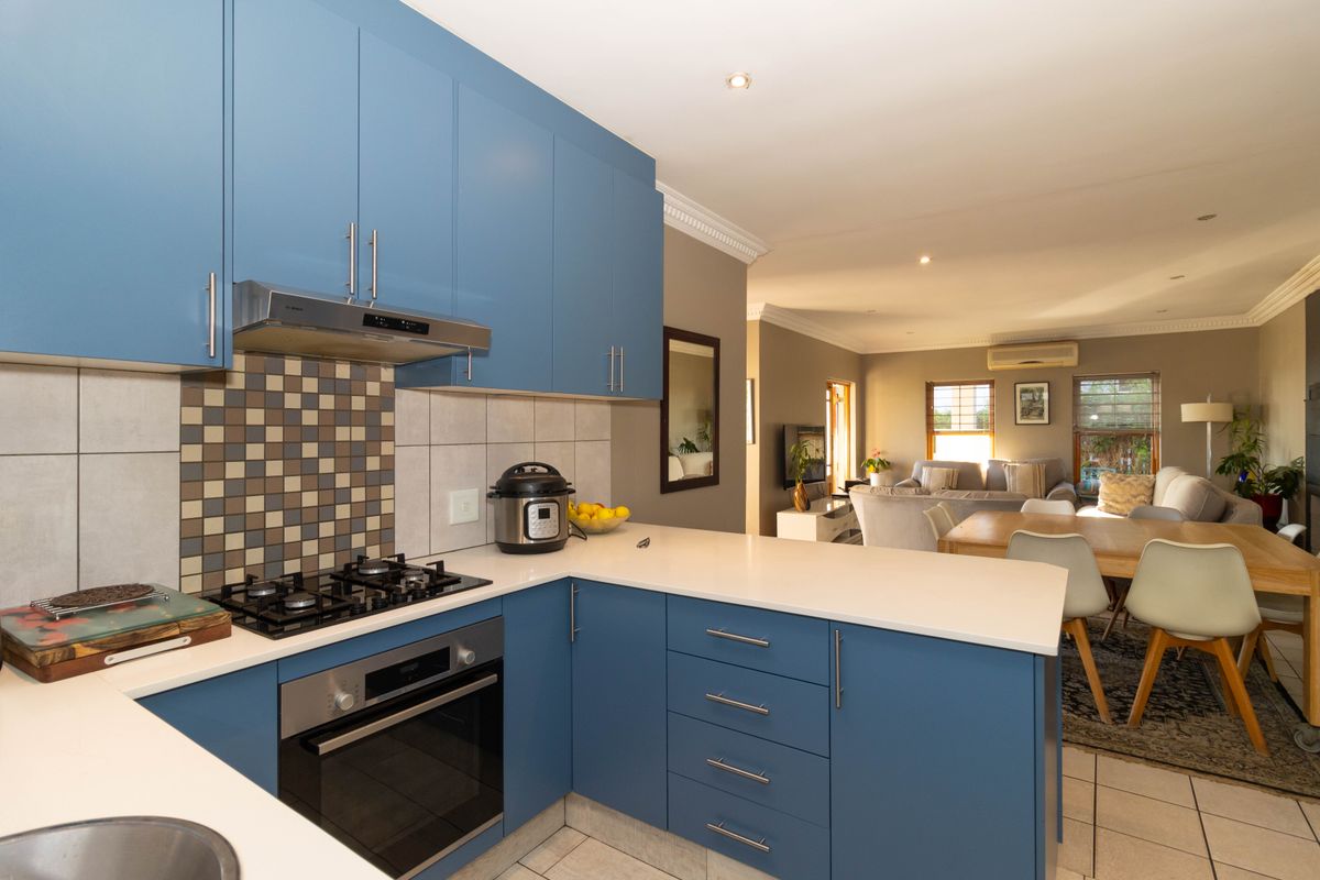 3 Bedroom Home To Rent in Rosecombe Estate, Somerset West - Photo 5