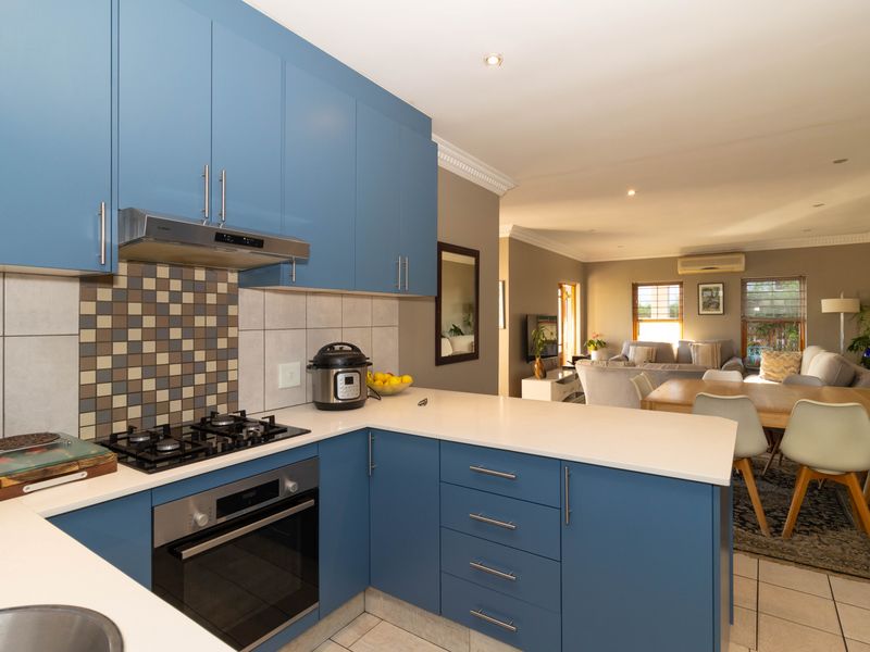 3 Bedroom Home To Rent in Rosecombe Estate, Somerset West - Photo 5
