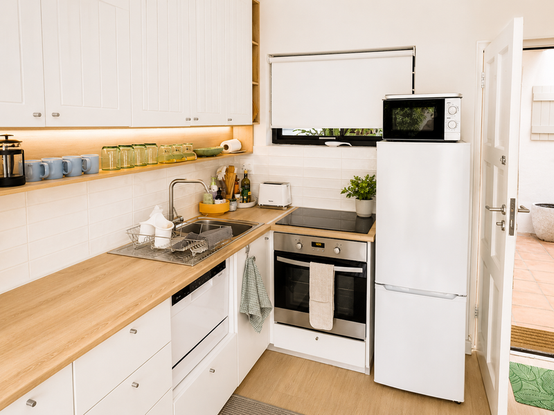 modern fully furnished 1 bedroom apartment in seapoint - Photo 9