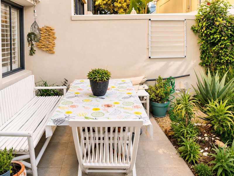 modern fully furnished 1 bedroom apartment in seapoint - Photo 7
