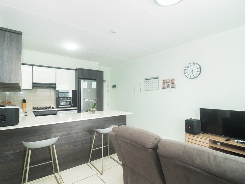 Luxury North-Facing Apartment for Sale- ( AirBnB Friendly )  | Sandown Lifestyle Estate - Photo 4