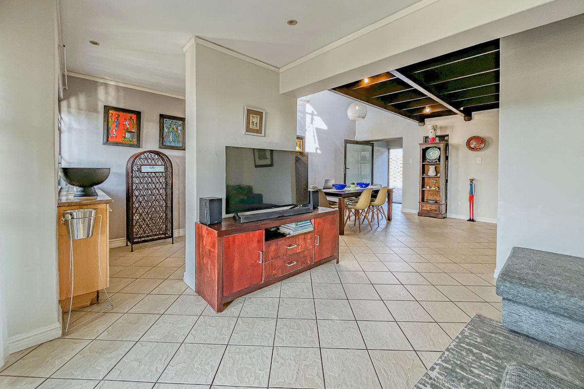 Rare 3-Bedroom Loft Opportunity Near Sheffield Beach Shoreline - Photo 4
