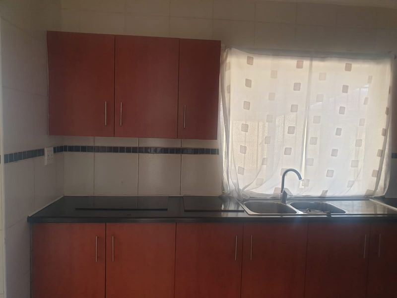 3 Bedroom House For Sale in Springs Central - Photo 8