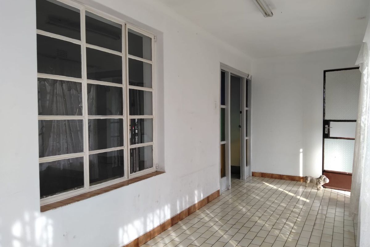 3 Bedroom House For Sale in Springs Central - Photo 4