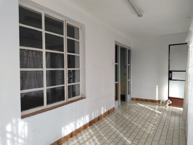 3 Bedroom House For Sale in Springs Central - Photo 4