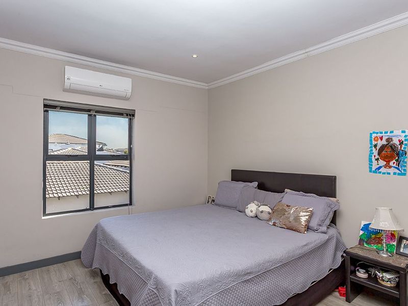4 bedroom Family home For Sale in Parklands North - Photo 6