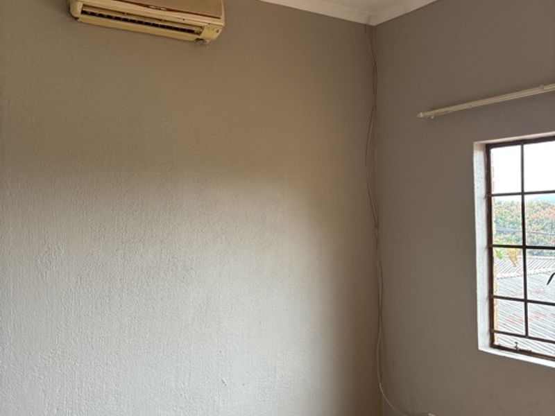 2 Bedroom Apartment to Let in West Acres - Photo 8