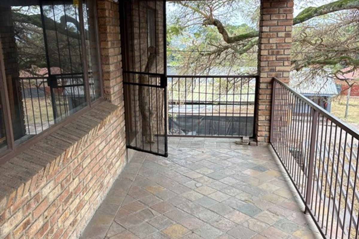 2 Bedroom Apartment to Let in West Acres - Photo 2