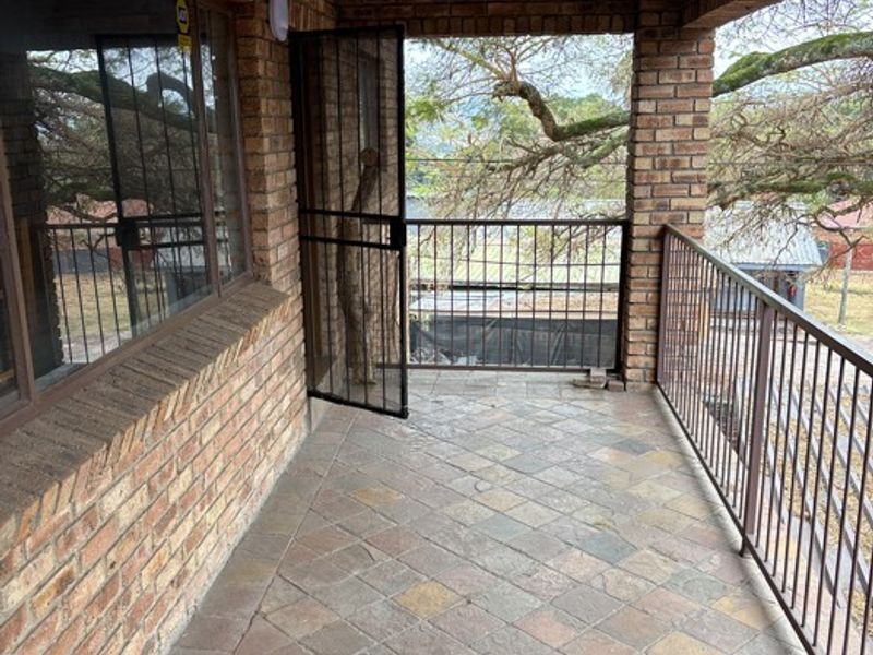 2 Bedroom Apartment to Let in West Acres - Photo 2