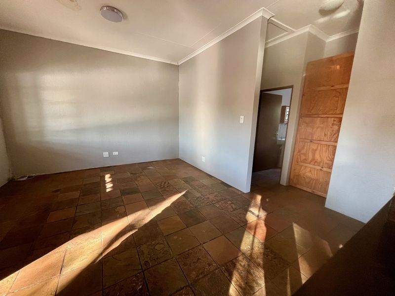 2 Bedroom Apartment to Let in West Acres - Photo 4