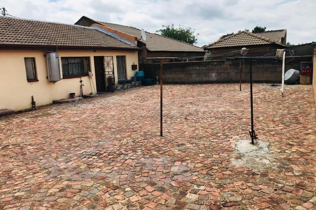 House For Sale In Soshanguve - Photo 5