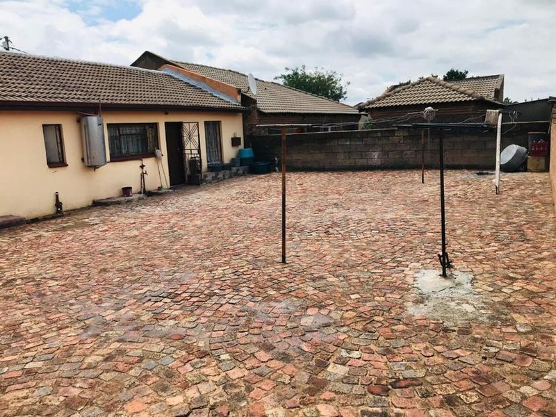 House For Sale In Soshanguve - Photo 5