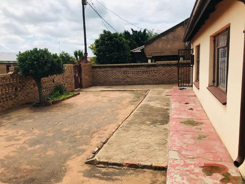 House For Sale In Soshanguve - Photo 7