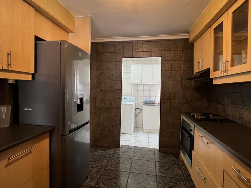 Very Spacious  3 Bedroom House To Let in  Summer Greens Available Immediately - Photo 2