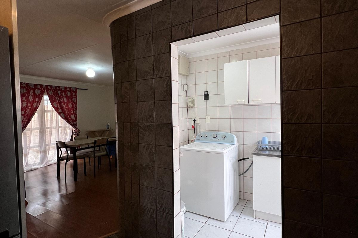 Very Spacious  3 Bedroom House To Let in  Summer Greens Available Immediately - Photo 5