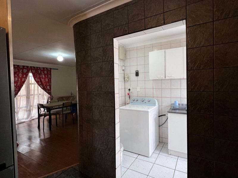 Very Spacious  3 Bedroom House To Let in  Summer Greens Available Immediately - Photo 5