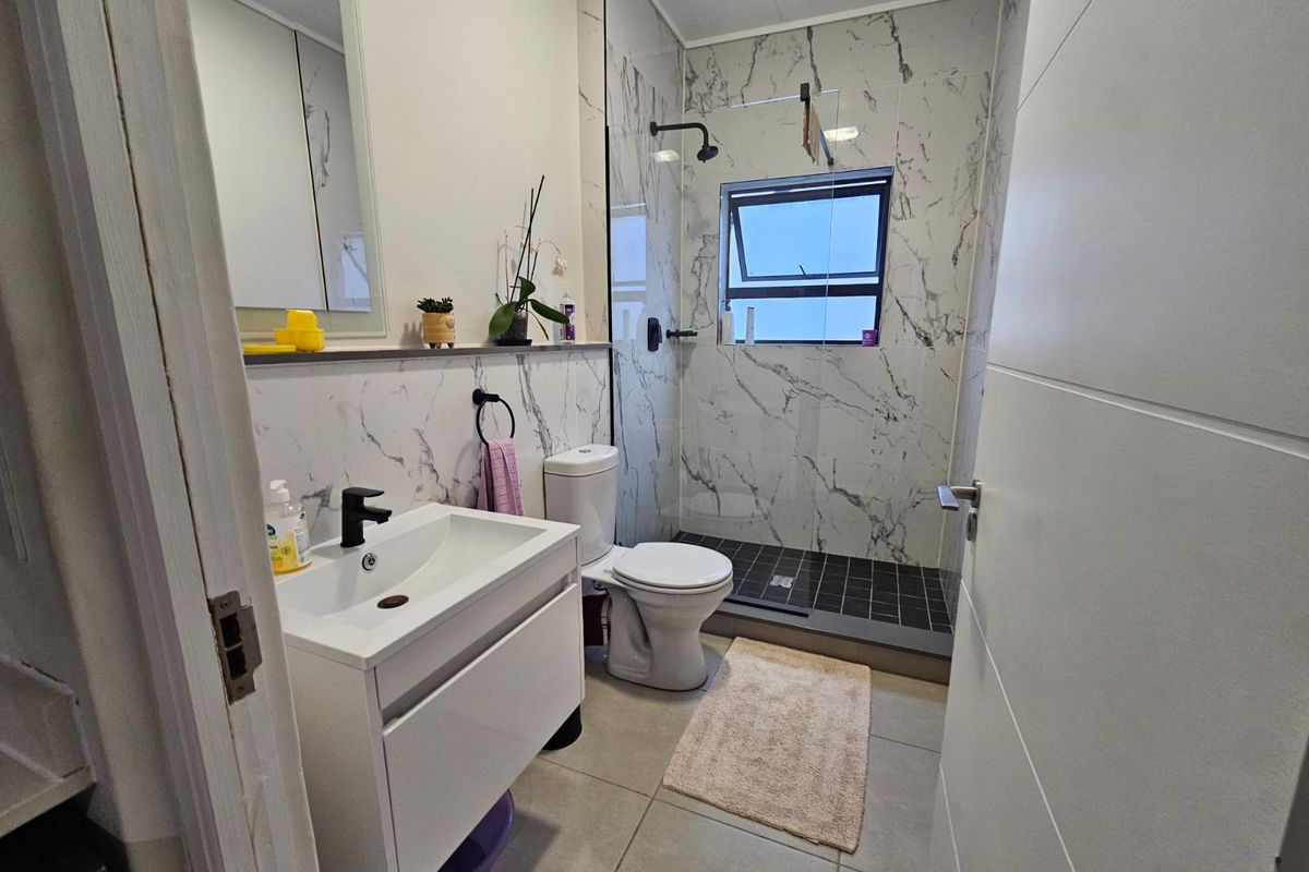 1 bedroom apartment for rent in Fynbos - Photo 3