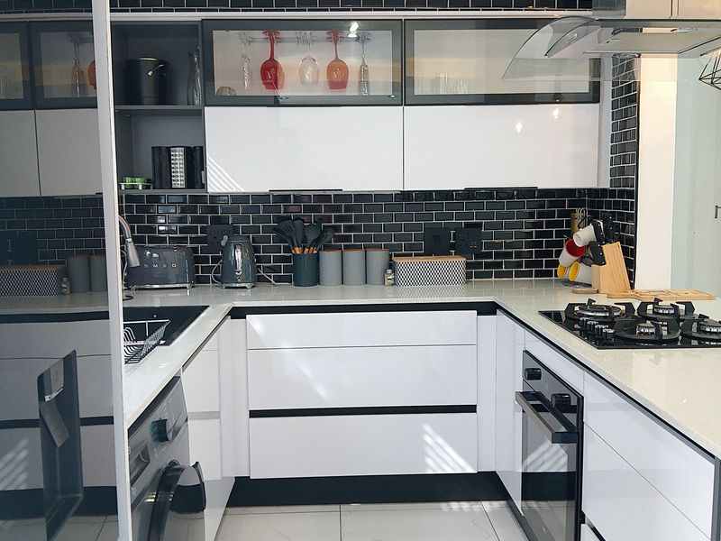 Newly Renovated with Spectacular Views - Photo 3