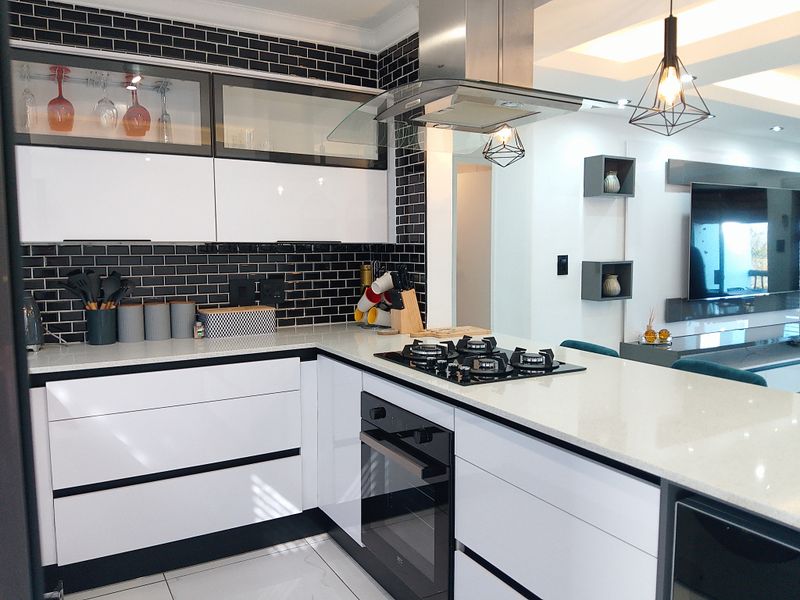Newly Renovated with Spectacular Views - Photo 5