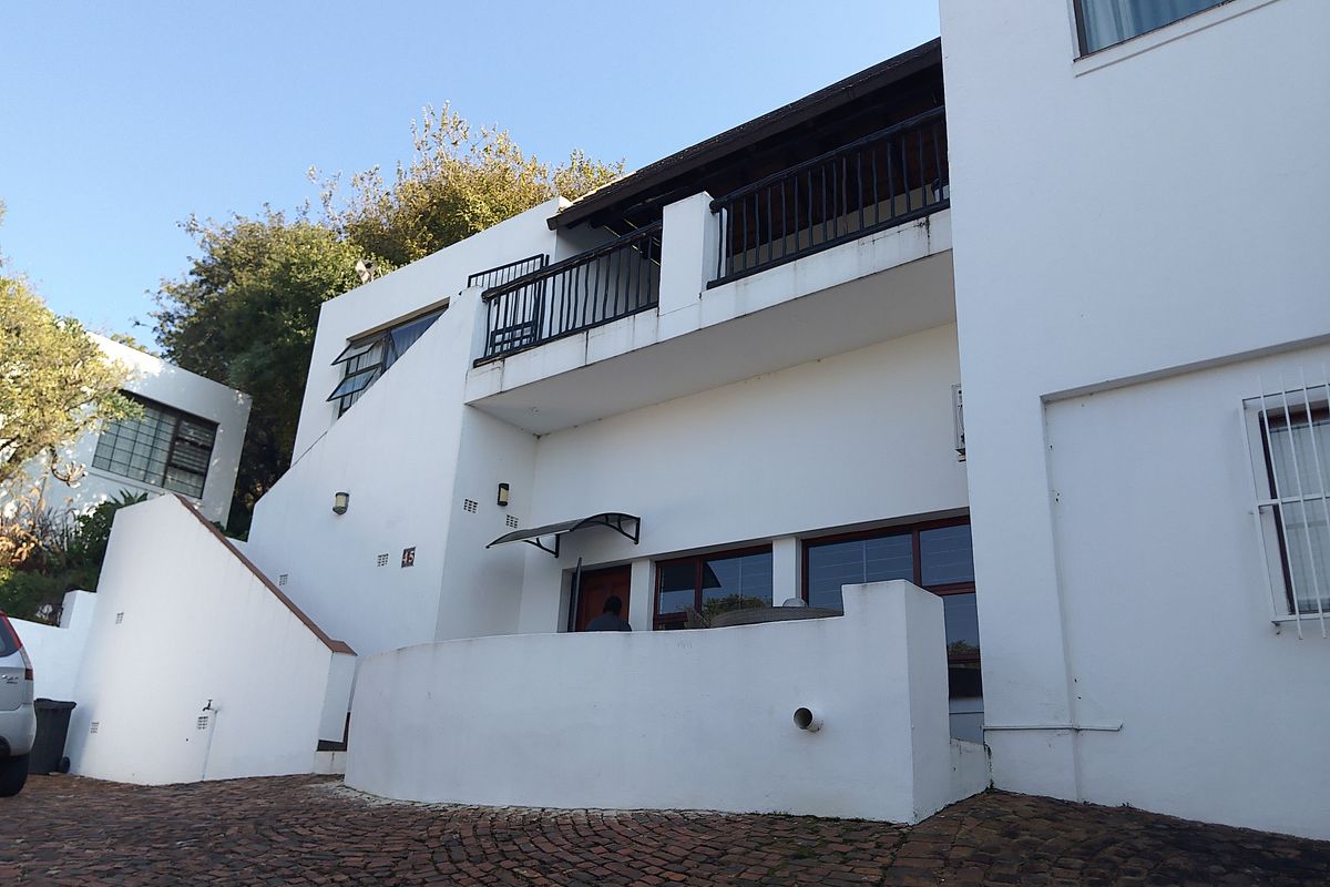 Excusite Entertainers Dream Home - Photo 2