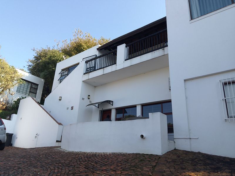 Excusite Entertainers Dream Home - Photo 2