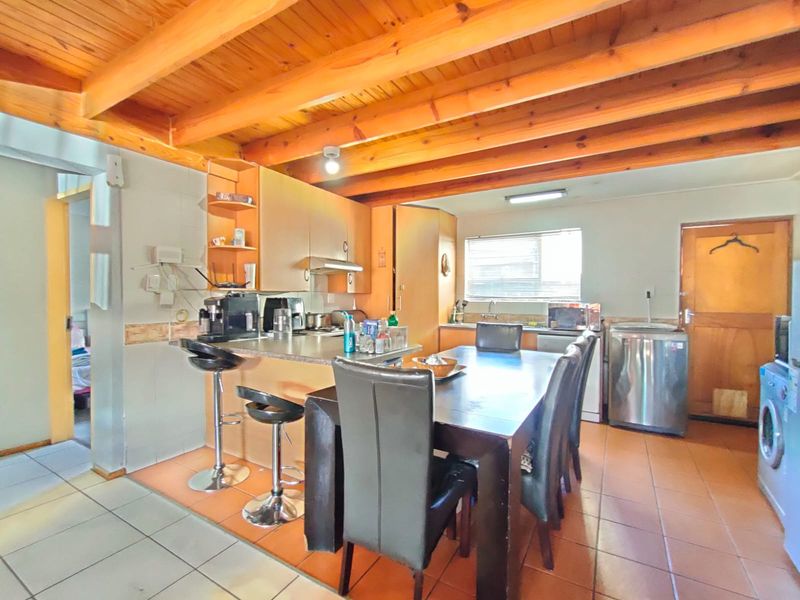 Prime Location Cluster Home with Huge Potential...! - Photo 9
