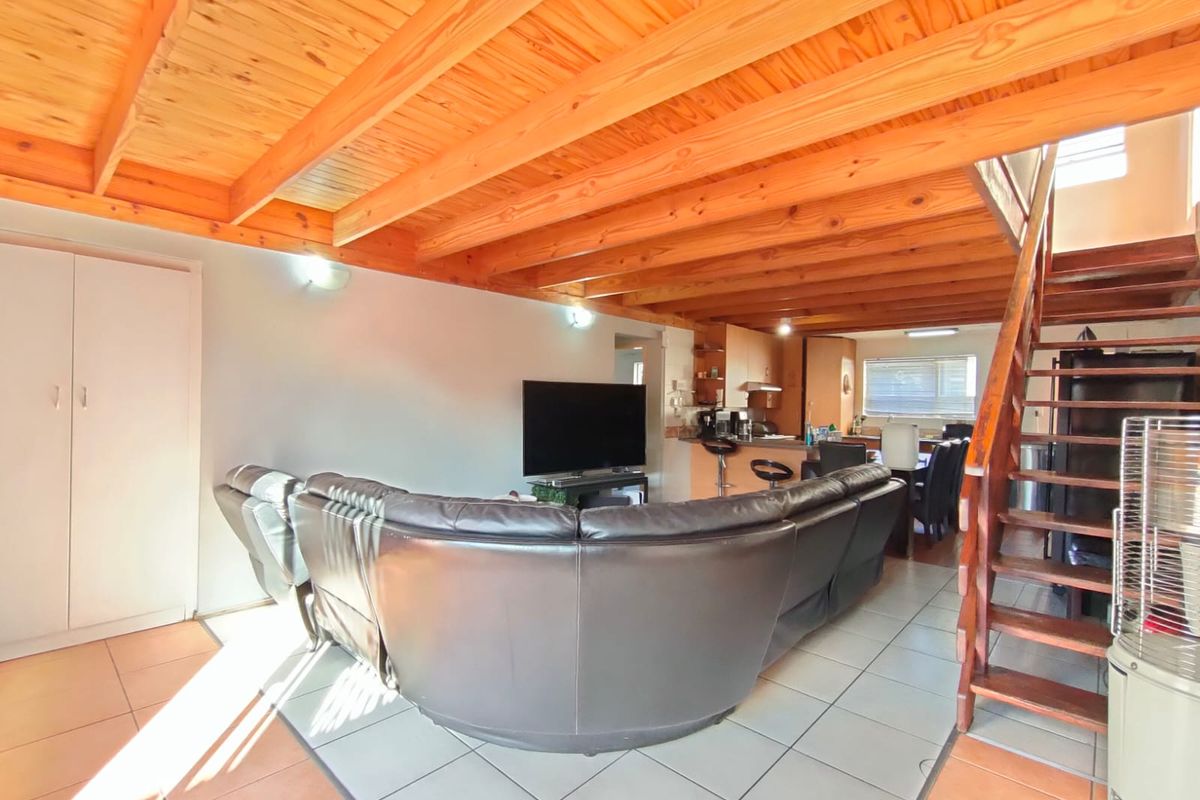 Prime Location Cluster Home with Huge Potential...! - Photo 5
