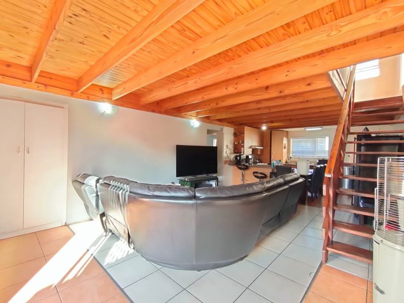 Prime Location Cluster Home with Huge Potential...! - Photo 5