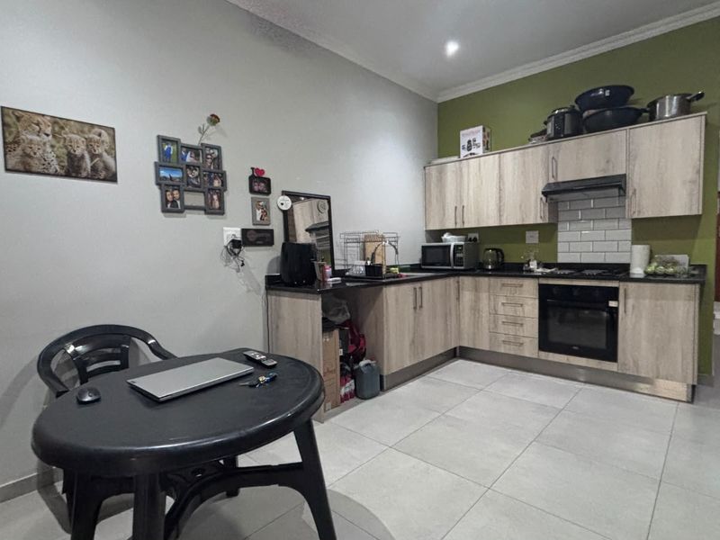 1 BEDROOM APARTMENT TO LET - Photo 1