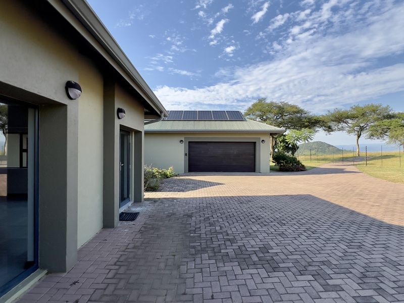 Escape to Off-Grid Luxury: Tranquil Wildlife Estate Living in Aylestone Private Reserve - Photo 4