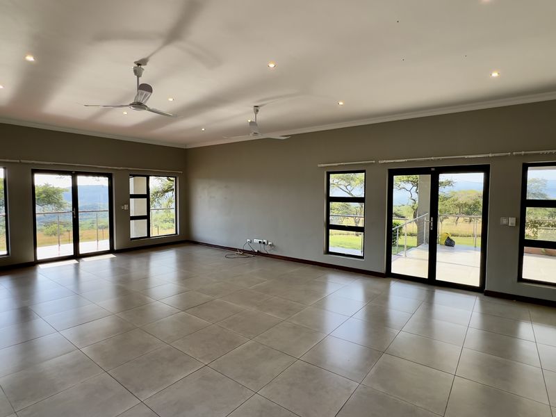 Escape to Off-Grid Luxury: Tranquil Wildlife Estate Living in Aylestone Private Reserve - Photo 8