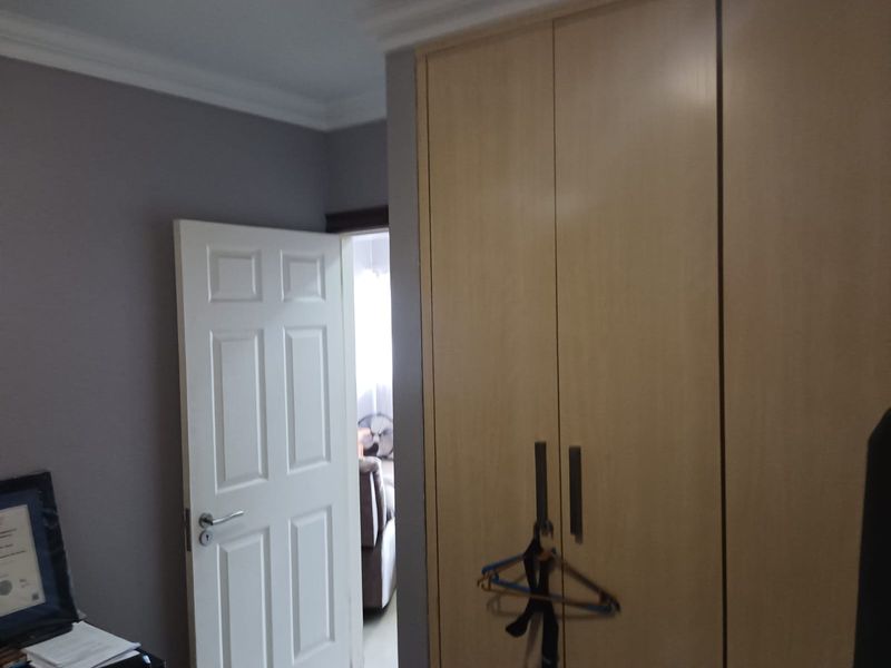 Modern 2 Bedroom Apartment in Umhlanga Ridge - Photo 6