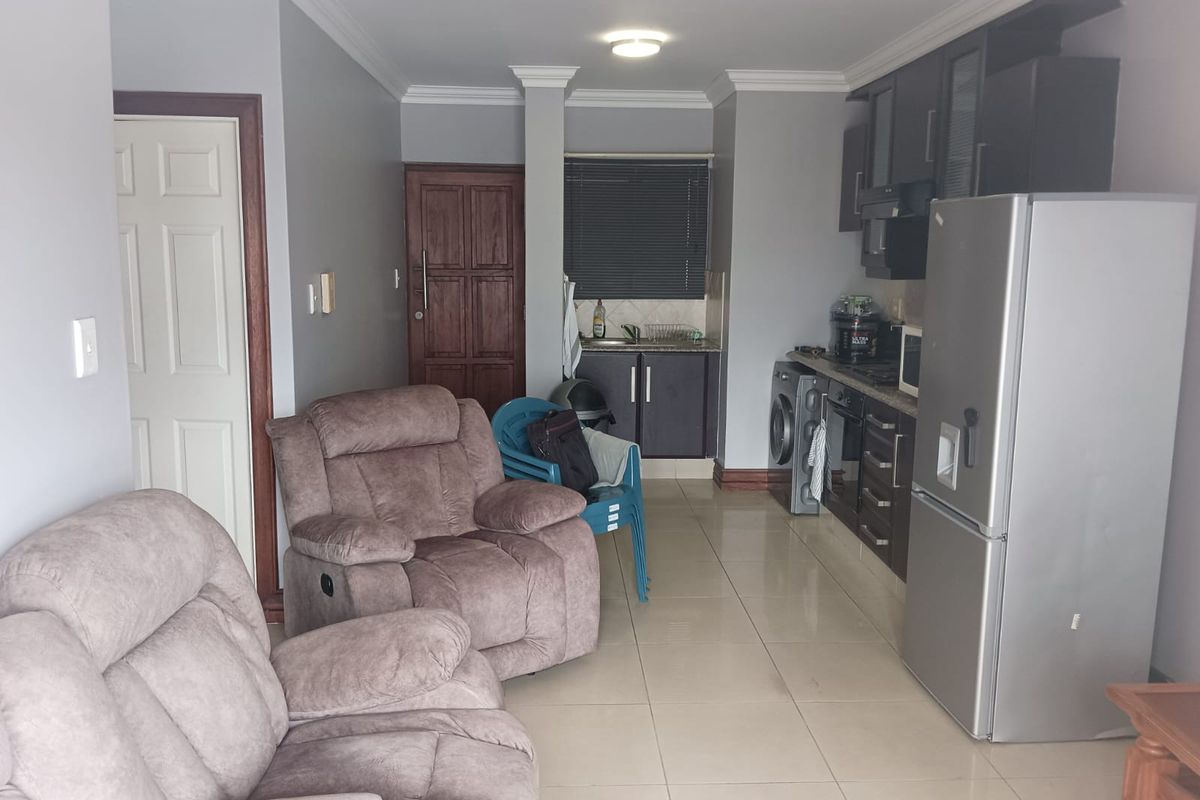 Modern 2 Bedroom Apartment in Umhlanga Ridge - Photo 3