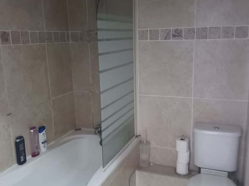 Modern 2 Bedroom Apartment in Umhlanga Ridge - Photo 10
