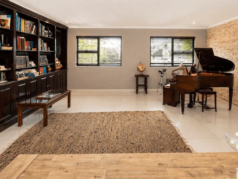 4 Bedroom House to Rent in Flamingo Vlei - Photo 9