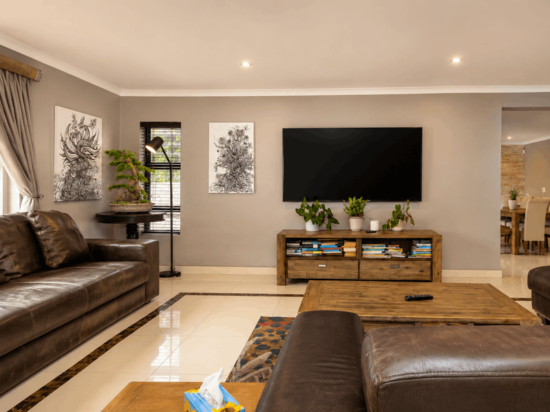 4 Bedroom House to Rent in Flamingo Vlei - Photo 7