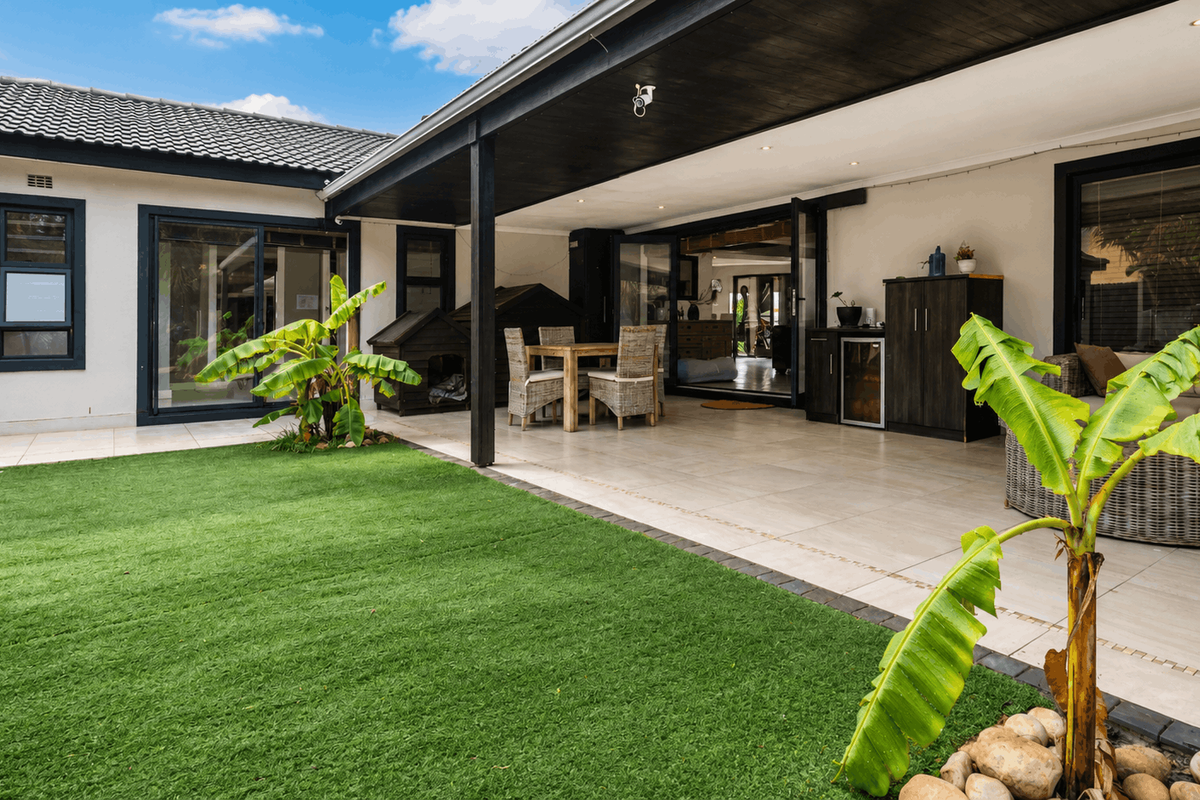 4 Bedroom House to Rent in Flamingo Vlei - Photo 4