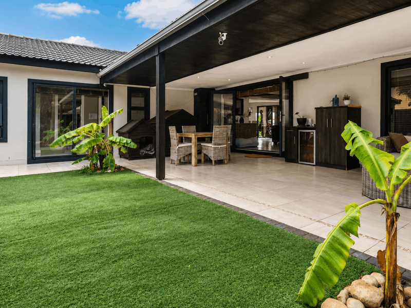 4 Bedroom House to Rent in Flamingo Vlei - Photo 4