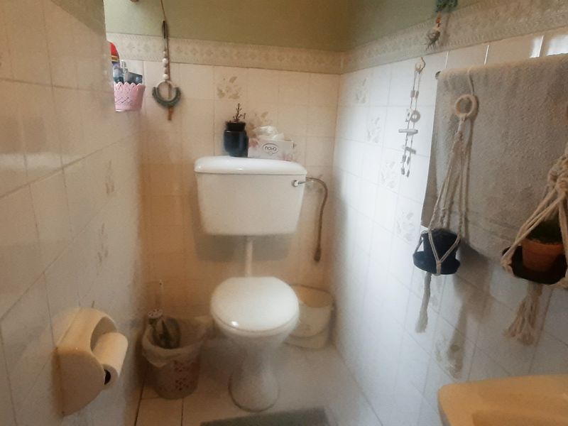 Elegant Duplex with Private Garden! - Photo 8