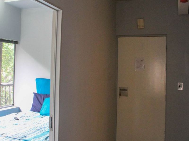Modern Bachelor Unit – Braamfontein Investment Opportunity - Photo 4
