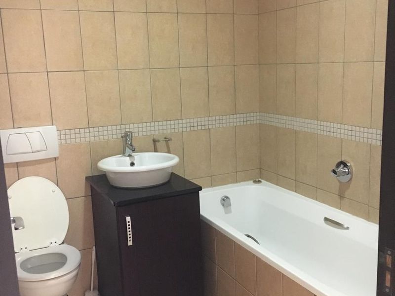 Modern Studio Unit – Ideal Investment Opportunity - Photo 9