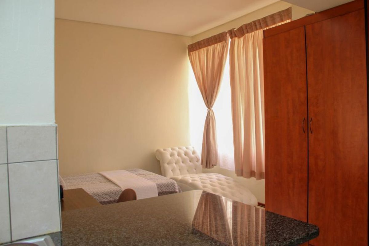 Bachelor Unit – Prime Braamfontein Investment Opportunity - Photo 3