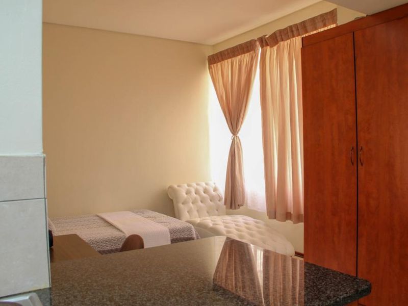 Bachelor Unit – Prime Braamfontein Investment Opportunity - Photo 3