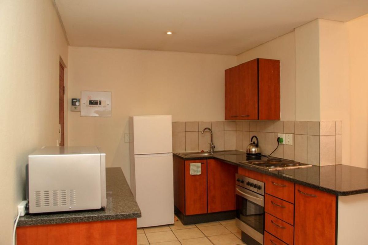 Bachelor Unit – Prime Braamfontein Investment Opportunity - Photo 2