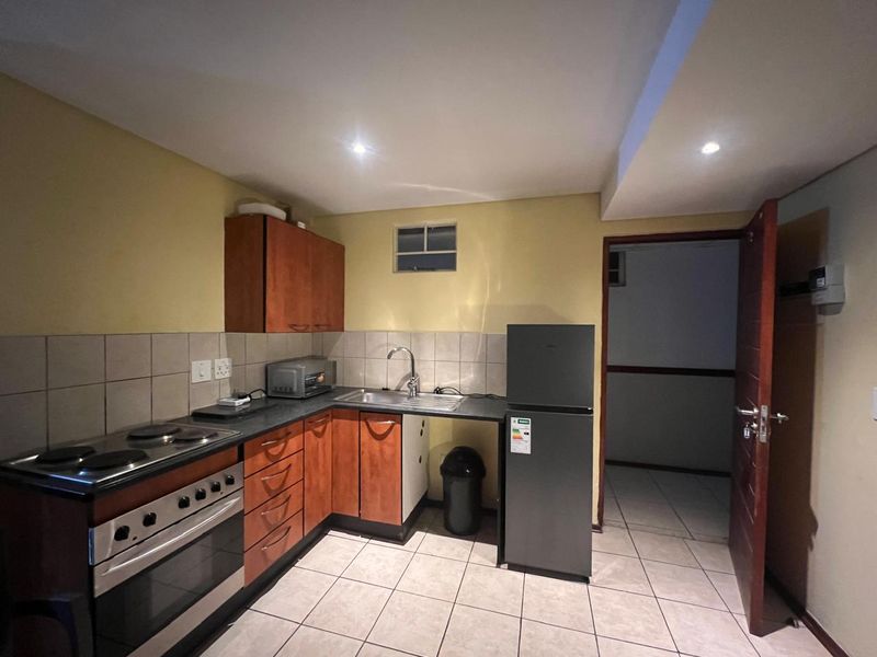 Bachelor Unit – Prime Braamfontein Investment Opportunity - Photo 1