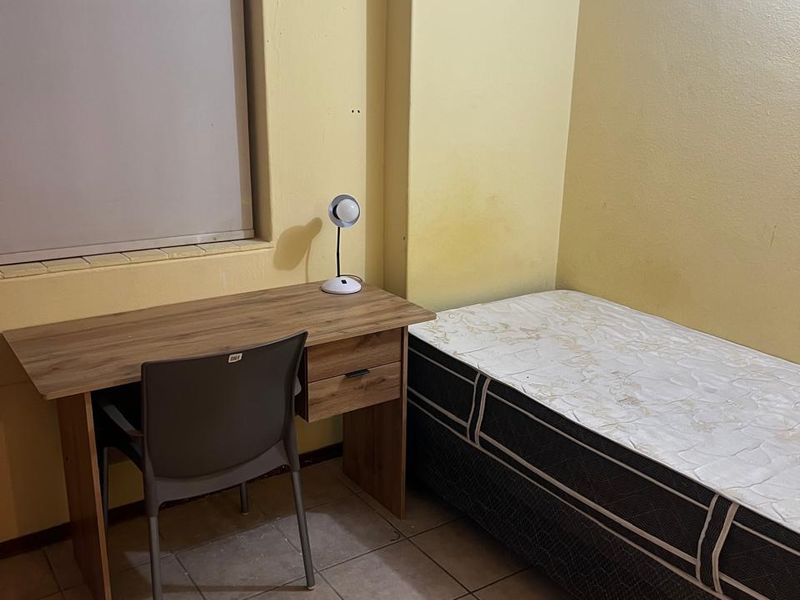 Bachelor Unit – Prime Braamfontein Investment Opportunity - Photo 7