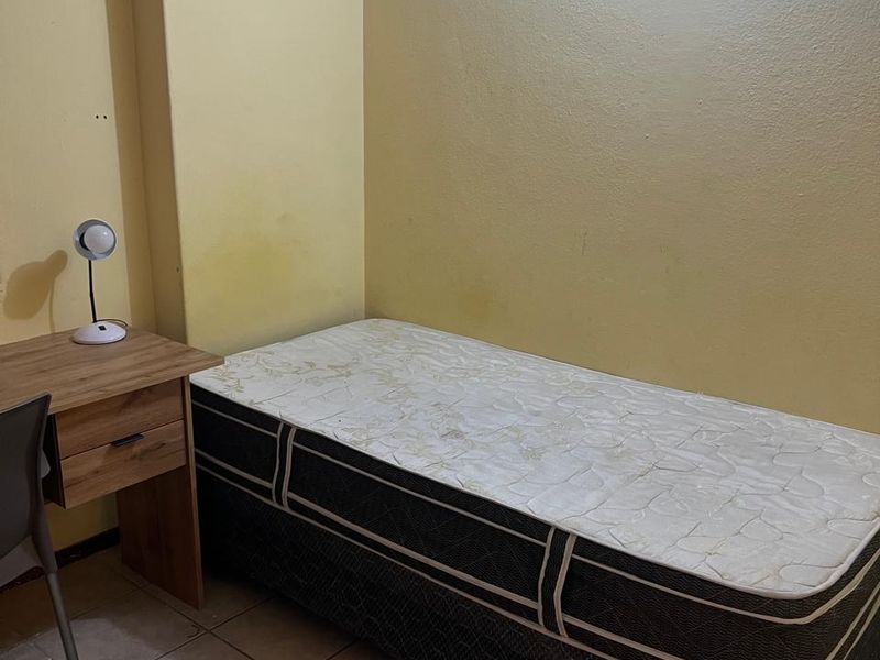 Bachelor Unit – Prime Braamfontein Investment Opportunity - Photo 6